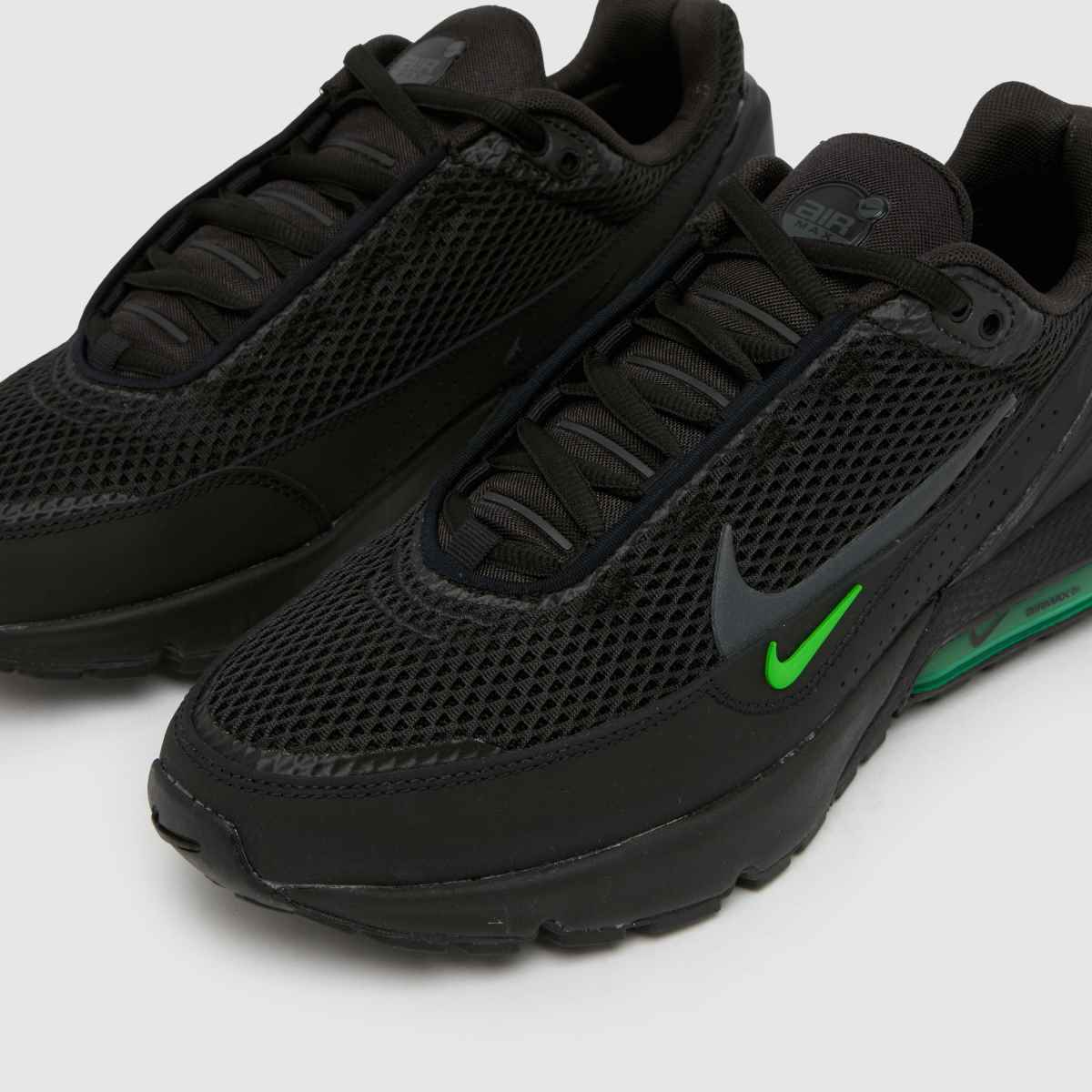 Air Max Pulse in Black & Green