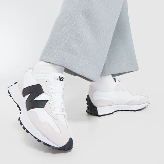 327 in White & Black