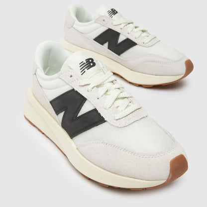 370 in White & Black