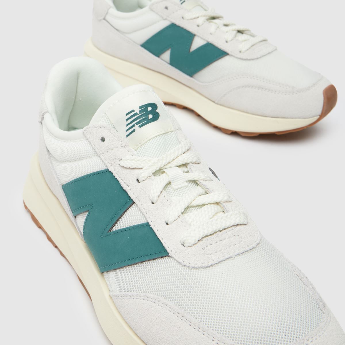 370 in White & Green