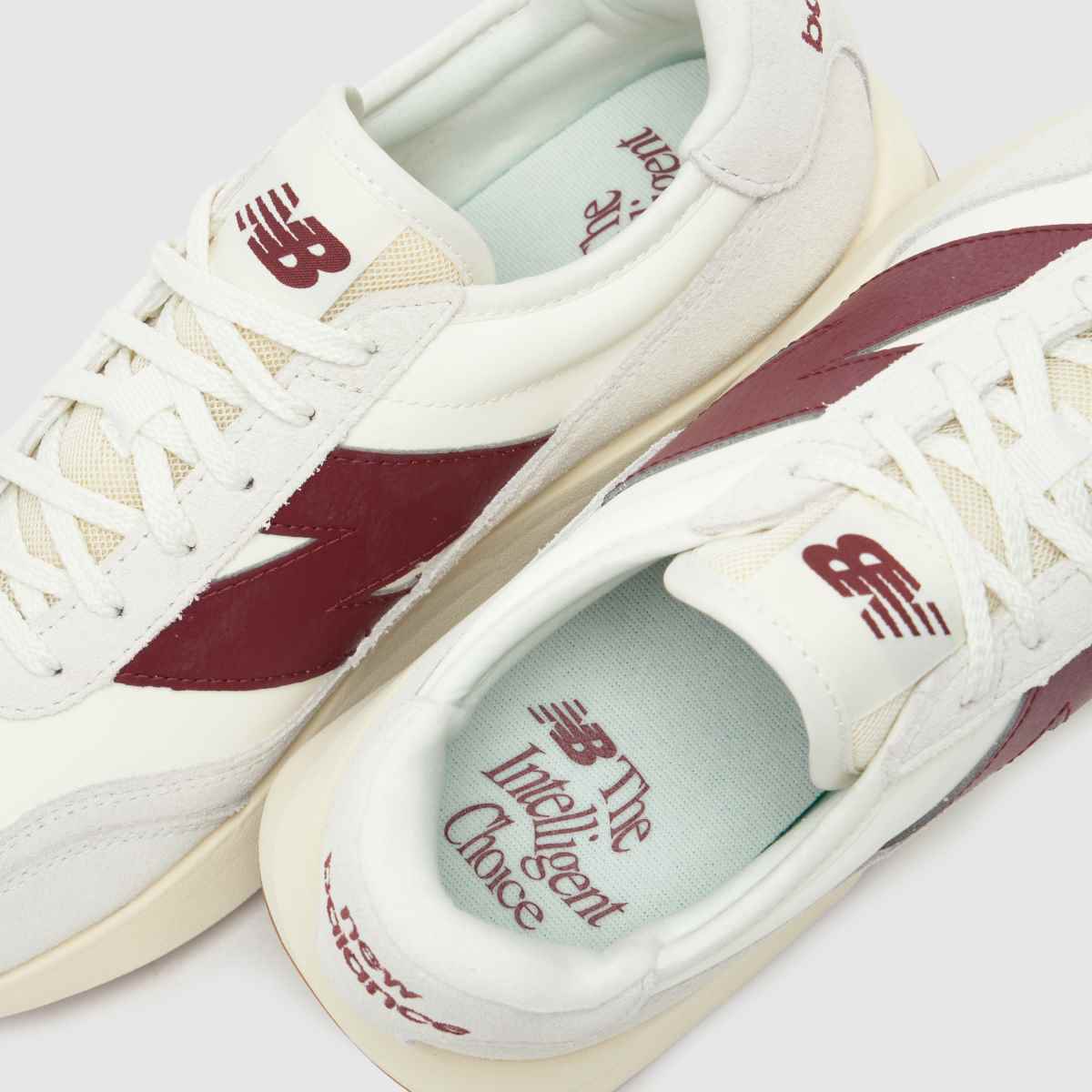 370 in White & Burgundy