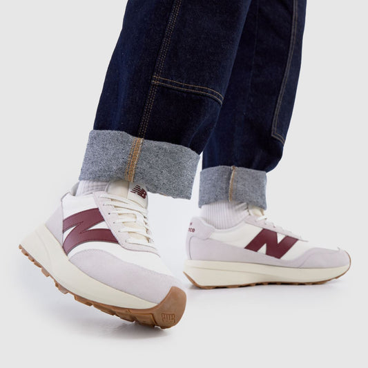 370 in White & Burgundy