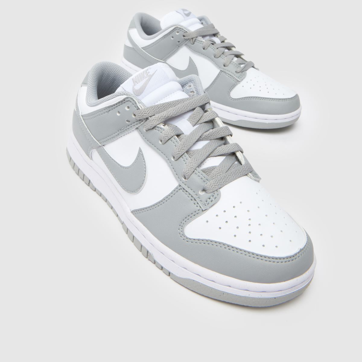 Dunk Low in Whte & Grey