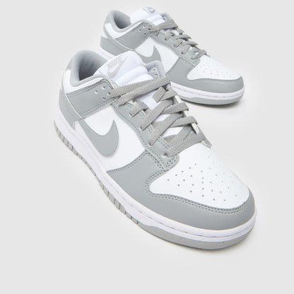 Dunk Low in Whte & Grey