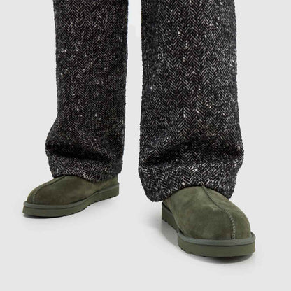 Tasman in Khaki
