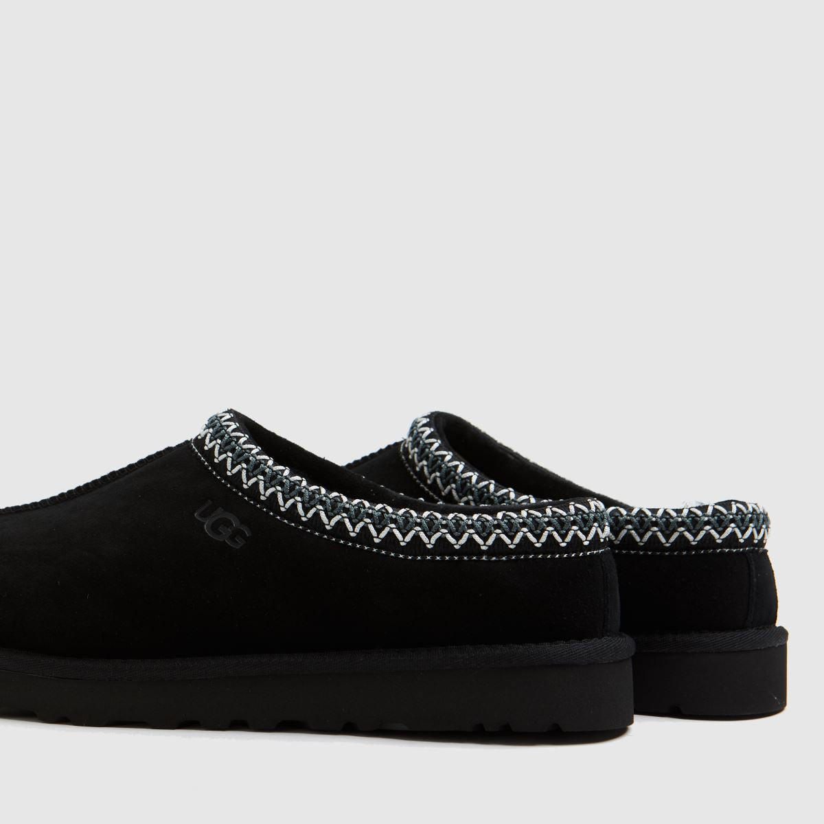 Tasman in Black