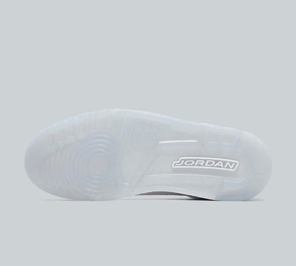 Spizike Low in White